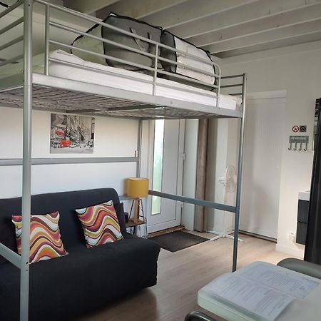 Chavagnes-en-Paillers Studio Meuble 1 Piece Entierement Equipe Sans Cloisons Separatives מראה חיצוני תמונה