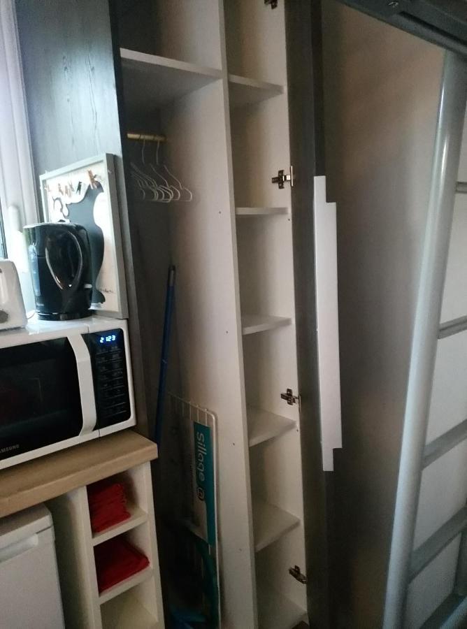 Chavagnes-en-Paillers Studio Meuble 1 Piece Entierement Equipe Sans Cloisons Separatives מראה חיצוני תמונה
